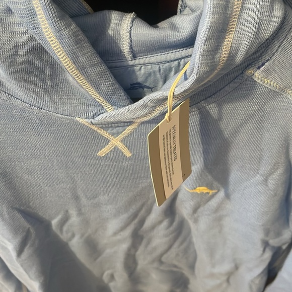Men’s Tommy Bahama pull over with hood new tags - Picture 2 of 5
